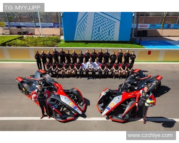 上海篮球队在耐力排行榜中荣登第七名展现出强劲实力与团队精神 上海篮球队在耐力排行榜中荣登第七名展现出强劲实力与团队精神